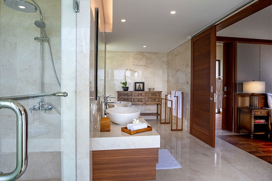 023 Villa Kailasha   ensutie bath and shower stall